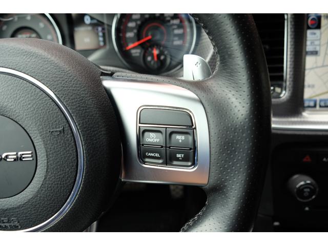 ダッジ・チャージャー ＳＲＴ８　新並／６．４ＨＥＭＩ／ＳＲ／２０ＡＷ／ＢＩＬＳＴＥＩＮショック／Ｅｉｂａｃｈサス／ＢｒｅｍｂｏキャリパーＢ／Ｂｏｒｌａエキゾースト／ＳＲＴハーフレザー／パナソニックナビ／フルセグ／リモートＥＧスタート（52枚目）