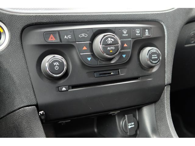ダッジ・チャージャー ＳＲＴ８　新並／６．４ＨＥＭＩ／ＳＲ／２０ＡＷ／ＢＩＬＳＴＥＩＮショック／Ｅｉｂａｃｈサス／ＢｒｅｍｂｏキャリパーＢ／Ｂｏｒｌａエキゾースト／ＳＲＴハーフレザー／パナソニックナビ／フルセグ／リモートＥＧスタート（64枚目）