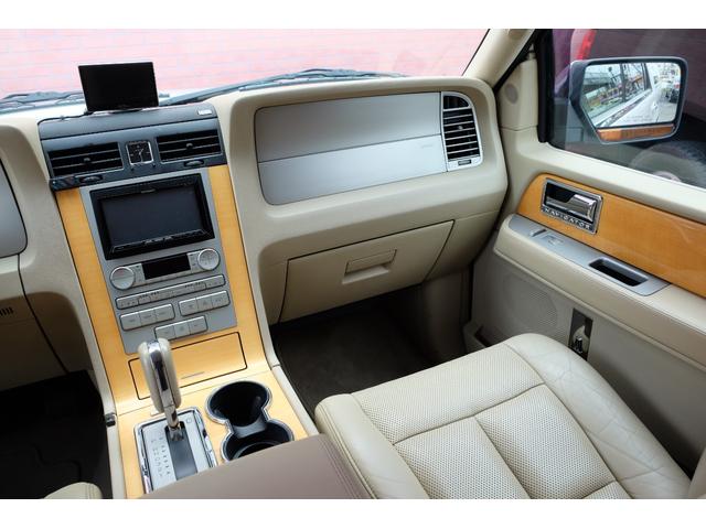 リンカーンナビゲーター アルティメイト　Ｌロングボディ／ＡＷＤ／２０１０モデル／ＨＤＤサイバーナビ／地デジ／ＤＶＤ／ＢＴ／純正リアモニター／ＳＲ／前後ドラレコ／ＥＴＣ／前横後カメラ／パワーランニングボード／パワーリフトゲート／シートヒーター（36枚目）