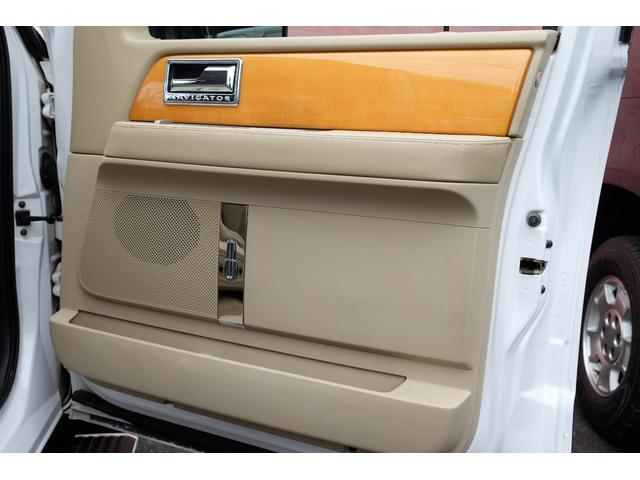 リンカーンナビゲーター アルティメイト　Ｌロングボディ／ＡＷＤ／２０１０モデル／ＨＤＤサイバーナビ／地デジ／ＤＶＤ／ＢＴ／純正リアモニター／ＳＲ／前後ドラレコ／ＥＴＣ／前横後カメラ／パワーランニングボード／パワーリフトゲート／シートヒーター（79枚目）