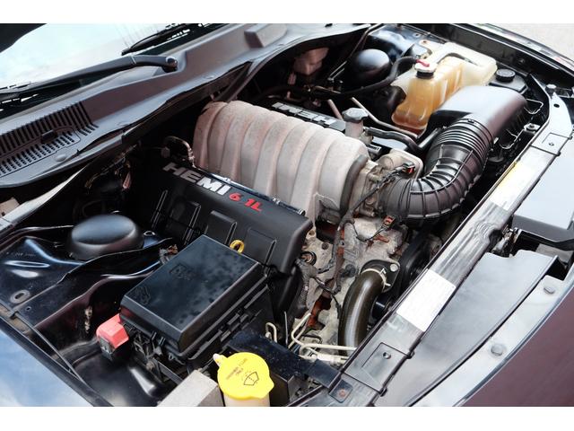 ダッジ・チャージャー ＳＲＴ８　２００８年後期／正規ディーラー車／５万ｋｍ／６．１ＨＥＭＩ／純正２０ＡＷ／Ｂｒｅｍｂｏキャリパー／ＢＩＬＳＴＥＩＮショック／サンルーフ／ＳＲＴ専用シート／ＭＯＰＡＲ＆ＨＵＲＳＴシフト／純正ＨＤＤナビ（28枚目）