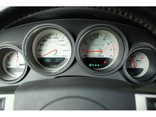ダッジ・チャージャー ＳＲＴ８　２００８年後期／正規ディーラー車／５万ｋｍ／６．１ＨＥＭＩ／純正２０ＡＷ／Ｂｒｅｍｂｏキャリパー／ＢＩＬＳＴＥＩＮショック／サンルーフ／ＳＲＴ専用シート／ＭＯＰＡＲ＆ＨＵＲＳＴシフト／純正ＨＤＤナビ（42枚目）