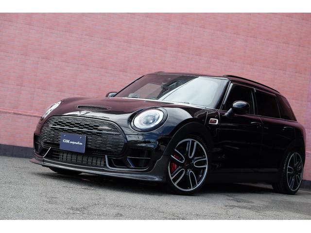 ＭＩＮＩ ＪＣＷ　クラブマン　エクスクルーシブスタイル　３ＤデザインＦｒエアロ／ＬＣＩ後期フェイス／後期ＬＥＤテール／ＭＩＮＩＹｏｕｒｓレザーラウンジシート／ＭＩＮＩＹｏｕｒｓインテリアイルミ／電動シート／シートメモリー／ピアノブラックＥＸ／地デジ／ＨＵＤ（4枚目）