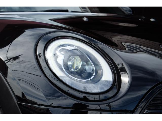 ＭＩＮＩ ＪＣＷ　クラブマン　エクスクルーシブスタイル　３ＤデザインＦｒエアロ／ＬＣＩ後期フェイス／後期ＬＥＤテール／ＭＩＮＩＹｏｕｒｓレザーラウンジシート／ＭＩＮＩＹｏｕｒｓインテリアイルミ／電動シート／シートメモリー／ピアノブラックＥＸ／地デジ／ＨＵＤ（6枚目）