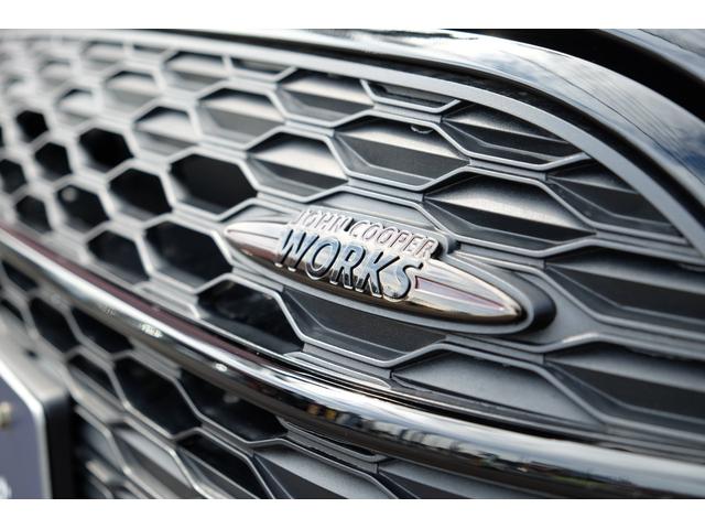 ＭＩＮＩ ＪＣＷ　クラブマン　エクスクルーシブスタイル　３ＤデザインＦｒエアロ／ＬＣＩ後期フェイス／後期ＬＥＤテール／ＭＩＮＩＹｏｕｒｓレザーラウンジシート／ＭＩＮＩＹｏｕｒｓインテリアイルミ／電動シート／シートメモリー／ピアノブラックＥＸ／地デジ／ＨＵＤ（9枚目）