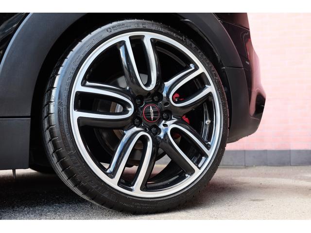 ＭＩＮＩ ＪＣＷ　クラブマン　エクスクルーシブスタイル　３ＤデザインＦｒエアロ／ＬＣＩ後期フェイス／後期ＬＥＤテール／ＭＩＮＩＹｏｕｒｓレザーラウンジシート／ＭＩＮＩＹｏｕｒｓインテリアイルミ／電動シート／シートメモリー／ピアノブラックＥＸ／地デジ／ＨＵＤ（14枚目）