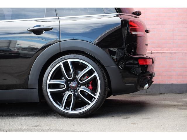 ＭＩＮＩ ＪＣＷ　クラブマン　エクスクルーシブスタイル　３ＤデザインＦｒエアロ／ＬＣＩ後期フェイス／後期ＬＥＤテール／ＭＩＮＩＹｏｕｒｓレザーラウンジシート／ＭＩＮＩＹｏｕｒｓインテリアイルミ／電動シート／シートメモリー／ピアノブラックＥＸ／地デジ／ＨＵＤ（19枚目）