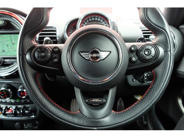 ＭＩＮＩ ＪＣＷ　クラブマン　エクスクルーシブスタイル　３ＤデザインＦｒエアロ／ＬＣＩ後期フェイス／後期ＬＥＤテール／ＭＩＮＩＹｏｕｒｓレザーラウンジシート／ＭＩＮＩＹｏｕｒｓインテリアイルミ／電動シート／シートメモリー／ピアノブラックＥＸ／地デジ／ＨＵＤ（50枚目）