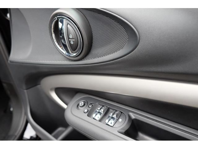 ＭＩＮＩ ＪＣＷ　クラブマン　エクスクルーシブスタイル　３ＤデザインＦｒエアロ／ＬＣＩ後期フェイス／後期ＬＥＤテール／ＭＩＮＩＹｏｕｒｓレザーラウンジシート／ＭＩＮＩＹｏｕｒｓインテリアイルミ／電動シート／シートメモリー／ピアノブラックＥＸ／地デジ／ＨＵＤ（69枚目）