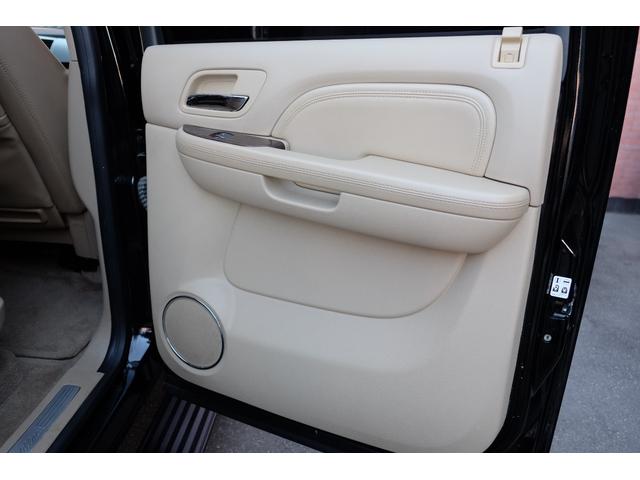 キャデラックエスカレード ＥＳＶ　ＫＭＣ２６インチＡＷ／フロントツインモニター／純正リアモニター２基／０９年メーター／電動ステアリングコラム／電動ランニングボード／ＳＲ／ＢＯＳＥ／ココアカシミヤ内装／電動リアゲート／セカンドキャプテン（76枚目）