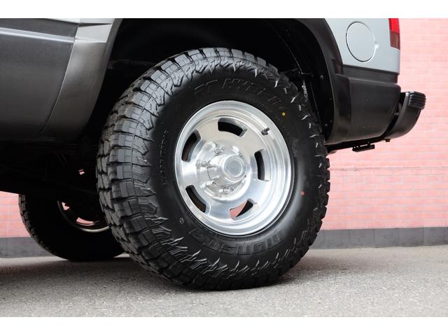 シボレータホスポーツ 　９７モデル／正規輸入車／２ドア／８ナンバー放送宣伝登録／８．６万ｋｍ／オーナーズマニュアル有／ミッキートンプソン１６ＡＷ／サイドステップ／フローティングナビ／ＥＴＣ２．０／バックカメラ／ＶＯＲＴＥＣ（19枚目）