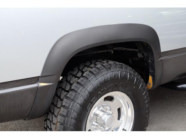 シボレータホスポーツ 　９７モデル／正規輸入車／２ドア／８ナンバー放送宣伝登録／８．６万ｋｍ／オーナーズマニュアル有／ミッキートンプソン１６ＡＷ／サイドステップ／フローティングナビ／ＥＴＣ２．０／バックカメラ／ＶＯＲＴＥＣ（37枚目）