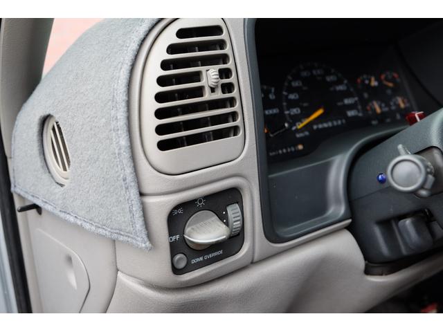 シボレータホスポーツ 　９７モデル／正規輸入車／２ドア／８ナンバー放送宣伝登録／８．６万ｋｍ／オーナーズマニュアル有／ミッキートンプソン１６ＡＷ／サイドステップ／フローティングナビ／ＥＴＣ２．０／バックカメラ／ＶＯＲＴＥＣ（60枚目）