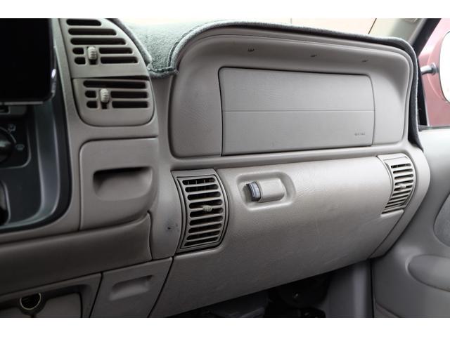 シボレータホスポーツ 　９７モデル／正規輸入車／２ドア／８ナンバー放送宣伝登録／８．６万ｋｍ／オーナーズマニュアル有／ミッキートンプソン１６ＡＷ／サイドステップ／フローティングナビ／ＥＴＣ２．０／バックカメラ／ＶＯＲＴＥＣ（64枚目）