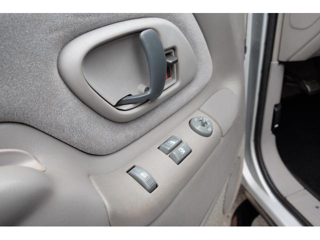 シボレータホスポーツ 　９７モデル／正規輸入車／２ドア／８ナンバー放送宣伝登録／８．６万ｋｍ／オーナーズマニュアル有／ミッキートンプソン１６ＡＷ／サイドステップ／フローティングナビ／ＥＴＣ２．０／バックカメラ／ＶＯＲＴＥＣ（75枚目）