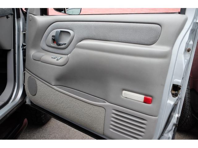 シボレータホスポーツ 　９７モデル／正規輸入車／２ドア／８ナンバー放送宣伝登録／８．６万ｋｍ／オーナーズマニュアル有／ミッキートンプソン１６ＡＷ／サイドステップ／フローティングナビ／ＥＴＣ２．０／バックカメラ／ＶＯＲＴＥＣ（76枚目）