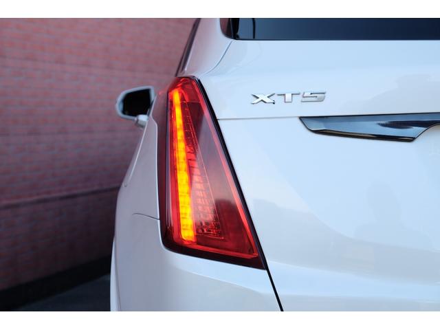 キャデラックＸＴ５クロスオーバー プラチナム　ＣＵＥナビ／カープレイ／フルセグ／レーンアシスト／アダプティブクルコン／ベンチレーションシート／リアシートヒーター／トライゾーンＡＣ／リアモニター／２０ＡＷ／ＨＵＤ／ランニングボード／ＳＲ／ＢＯＳＥ（27枚目）