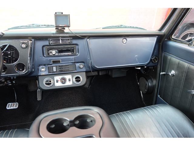 シボレーＣ－１０ ステップサイド　ＨｏｌｌｙスナイパーＥＦＩ（電子制御インジェクション）／エアサス／ダコタデジタル／電動ファンアルミラジエータ／Ｈｅｄｍａｎヘダース／サイドテールマフラー／ＫＹＢショック／１５ＡＷ／４ＡＴ／ＮＯｘＰＭ適（55枚目）