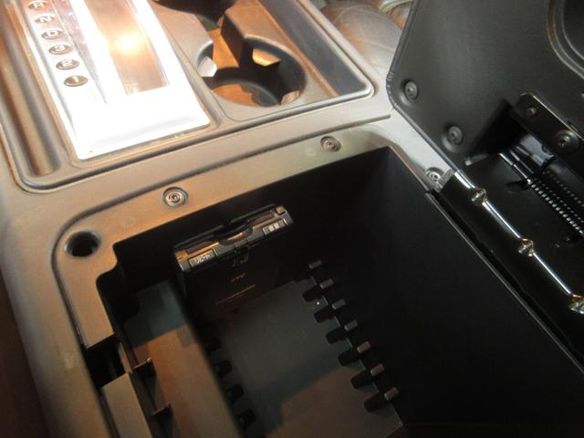 ハマーＨ２ タイプＧ　三井物産ディーラー車　１ナンバー抹消　社外２６インチアルミ　　Ｐａｎａｓｏｎｉｃ１０インチナビ　ヘッドレストモニター　ルームミラー型前後カメラドライブレコーダー　社外マフラー　ＥＶタイプテールレンズ（17枚目）