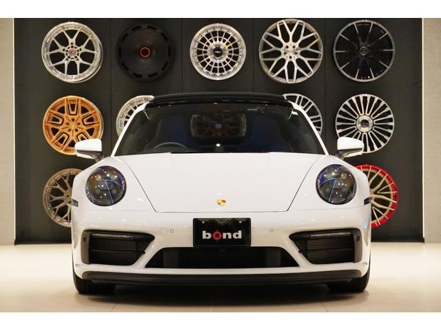 ９１１ ９１１カレラＧＴＳ　スポーツクロノパッケージ　スポーツデザインパッケージ　電動ガラスサンルーフ　イオナイザー　エクスクルーシブデザインテールライト　全周囲カメラ　シートヒーター　ガラスルーフ（2枚目）