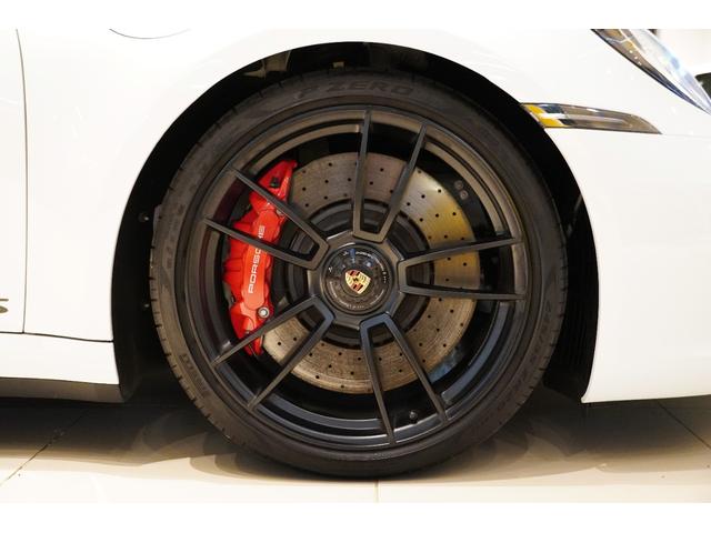 ９１１ ９１１カレラＧＴＳ　スポーツクロノパッケージ　スポーツデザインパッケージ　電動ガラスサンルーフ　イオナイザー　エクスクルーシブデザインテールライト　全周囲カメラ　シートヒーター　ガラスルーフ（7枚目）