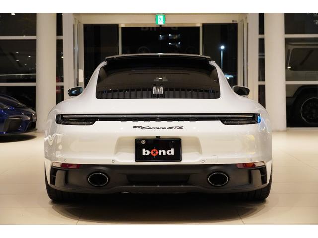 ９１１ ９１１カレラＧＴＳ　スポーツクロノパッケージ　スポーツデザインパッケージ　電動ガラスサンルーフ　イオナイザー　エクスクルーシブデザインテールライト　全周囲カメラ　シートヒーター　ガラスルーフ（9枚目）