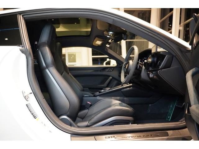 ９１１ ９１１カレラＧＴＳ　スポーツクロノパッケージ　スポーツデザインパッケージ　電動ガラスサンルーフ　イオナイザー　エクスクルーシブデザインテールライト　全周囲カメラ　シートヒーター　ガラスルーフ（23枚目）
