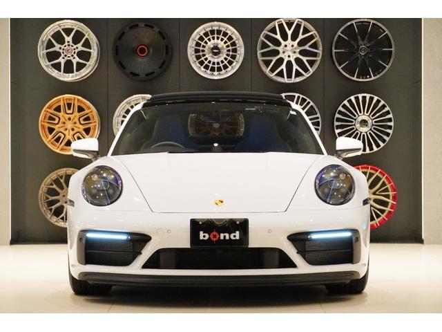 ９１１ ９１１カレラＧＴＳ　スポーツクロノパッケージ　スポーツデザインパッケージ　電動ガラスサンルーフ　イオナイザー　エクスクルーシブデザインテールライト　全周囲カメラ　シートヒーター　ガラスルーフ（26枚目）