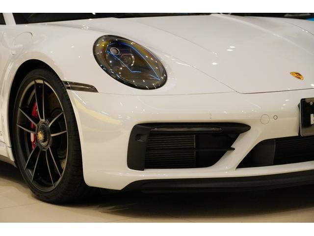 ９１１ ９１１カレラＧＴＳ　スポーツクロノパッケージ　スポーツデザインパッケージ　電動ガラスサンルーフ　イオナイザー　エクスクルーシブデザインテールライト　全周囲カメラ　シートヒーター　ガラスルーフ（30枚目）