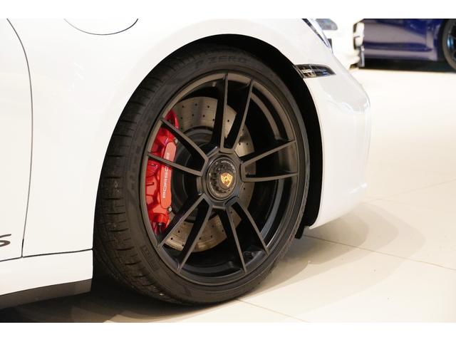 ９１１ ９１１カレラＧＴＳ　スポーツクロノパッケージ　スポーツデザインパッケージ　電動ガラスサンルーフ　イオナイザー　エクスクルーシブデザインテールライト　全周囲カメラ　シートヒーター　ガラスルーフ（34枚目）