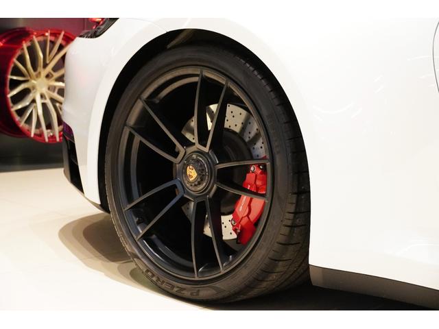 ９１１ ９１１カレラＧＴＳ　スポーツクロノパッケージ　スポーツデザインパッケージ　電動ガラスサンルーフ　イオナイザー　エクスクルーシブデザインテールライト　全周囲カメラ　シートヒーター　ガラスルーフ（36枚目）