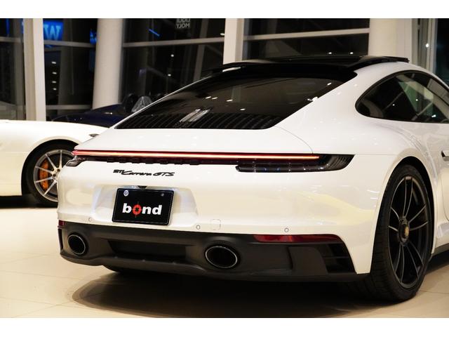 ９１１ ９１１カレラＧＴＳ　スポーツクロノパッケージ　スポーツデザインパッケージ　電動ガラスサンルーフ　イオナイザー　エクスクルーシブデザインテールライト　全周囲カメラ　シートヒーター　ガラスルーフ（41枚目）