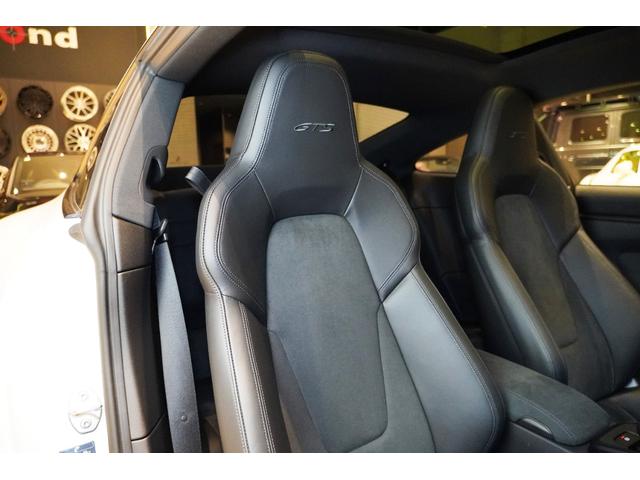 ９１１ ９１１カレラＧＴＳ　スポーツクロノパッケージ　スポーツデザインパッケージ　電動ガラスサンルーフ　イオナイザー　エクスクルーシブデザインテールライト　全周囲カメラ　シートヒーター　ガラスルーフ（65枚目）