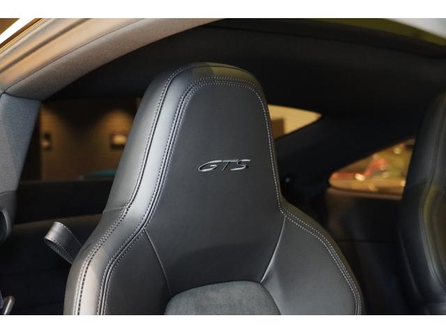 ９１１ ９１１カレラＧＴＳ　スポーツクロノパッケージ　スポーツデザインパッケージ　電動ガラスサンルーフ　イオナイザー　エクスクルーシブデザインテールライト　全周囲カメラ　シートヒーター　ガラスルーフ（66枚目）