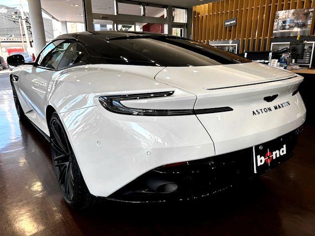 ＤＢ１２ ベースグレード　アダプティブクルーズコントロール　レーンキープアシスト　パーキングアシスト　ドライブレコーダー　ディスプレイオーディオ　パワーシート　シートエアコン　シートヒーター（5枚目）