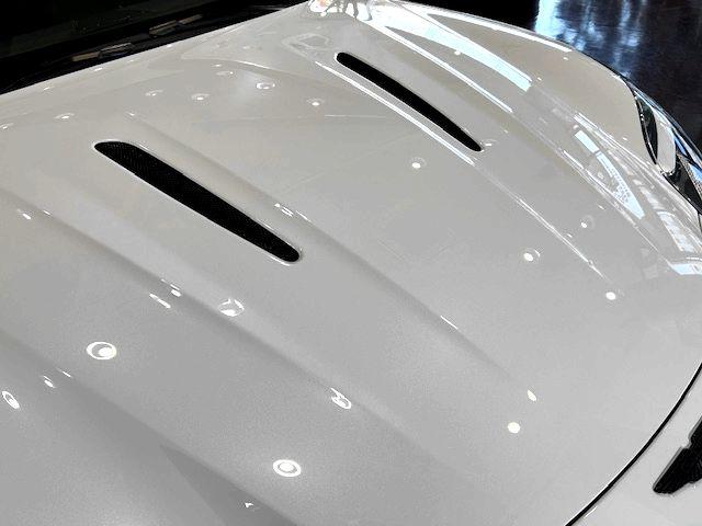 ＤＢ１２ ベースグレード　アダプティブクルーズコントロール　レーンキープアシスト　パーキングアシスト　ドライブレコーダー　ディスプレイオーディオ　パワーシート　シートエアコン　シートヒーター（9枚目）