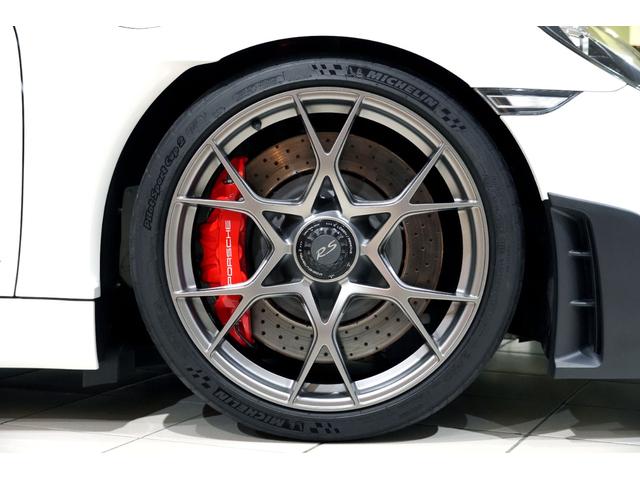 ７１８ケイマン ７１８ケイマンＧＴ４　ＲＳ　ワンオーナー　ヴァイザッハＰＫＧ　クラブスポーツＰＫＧ　フロント／カーボン部分プロテクション　スポーツクロノ　スポーツエグゾースト　ドラレコ　レーダー　禁煙車　ルーフラッピング（4枚目）