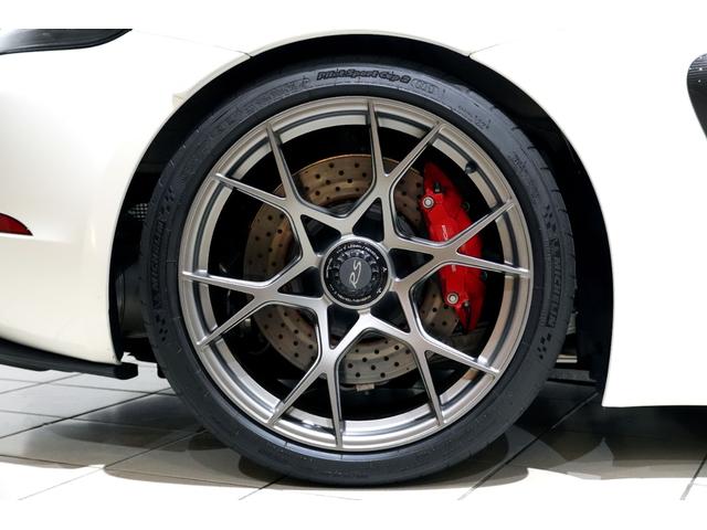 ７１８ケイマン ７１８ケイマンＧＴ４　ＲＳ　ワンオーナー　ヴァイザッハＰＫＧ　クラブスポーツＰＫＧ　フロント／カーボン部分プロテクション　スポーツクロノ　スポーツエグゾースト　ドラレコ　レーダー　禁煙車　ルーフラッピング（5枚目）
