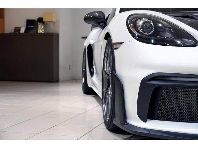 ７１８ケイマン ７１８ケイマンＧＴ４　ＲＳ　ワンオーナー　ヴァイザッハＰＫＧ　クラブスポーツＰＫＧ　フロント／カーボン部分プロテクション　スポーツクロノ　スポーツエグゾースト　ドラレコ　レーダー　禁煙車　ルーフラッピング（7枚目）
