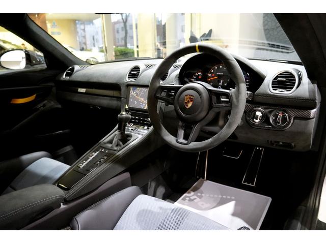 ７１８ケイマン ７１８ケイマンＧＴ４　ＲＳ　ワンオーナー　ヴァイザッハＰＫＧ　クラブスポーツＰＫＧ　フロント／カーボン部分プロテクション　スポーツクロノ　スポーツエグゾースト　ドラレコ　レーダー　禁煙車　ルーフラッピング（24枚目）