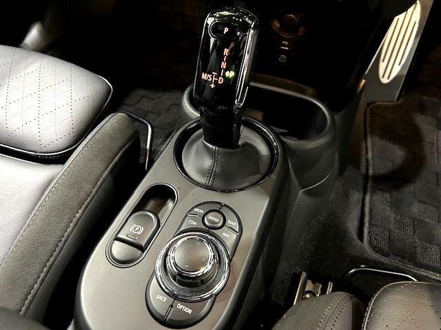 ＭＩＮＩ ジョンクーパーワークス　ジョンクーパーワークストリム　ハーフレザー・シートヒーター・アダプティブクルーズコントロール・ドライビングセーフティ・オプション１８インチ・ヘッドアップディスプレイ・純正ナビ・バックカメラ・前後ドライブレコーダー（15枚目）