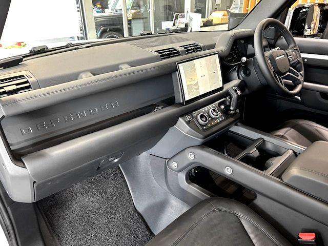 ディフェンダー ９０Ｘ－ダイナミックＨＳＥ　Ｄ３５０　エクステンデッドブラックエクステリアパック・ＭＥＲＩＤＩＡＮサラウンドサウンドシステム・ＣｌｅａｒＳｉｇｈｔインテリアビューミラー（12枚目）