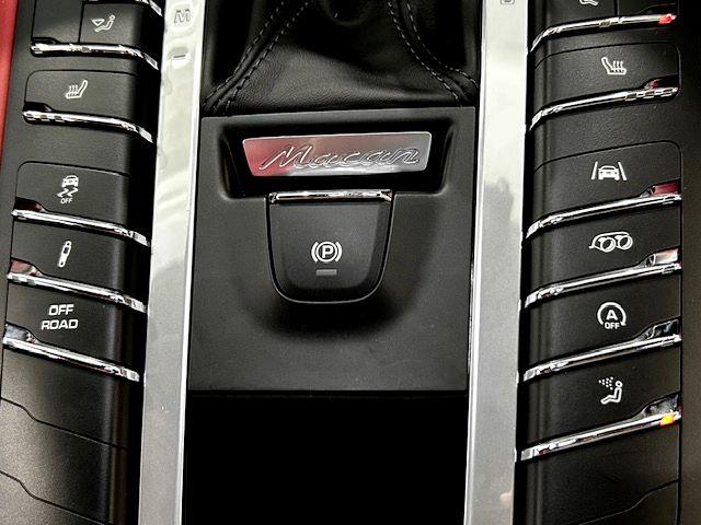 マカン マカンＧＴＳ　スポーツクロノパッケージ　スポーツエグゾースト　パノラマサンルーフ　ＡＣＣ　ＬＣＡ　２１インチＴｕｒｂｏホイール（23枚目）