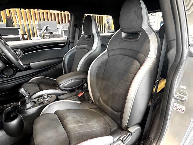 ＭＩＮＩ ＪＣＷ　プレミアムプラスパッケージ　ＪＣＷトリム　ビルシュタイン車高調・ＧＩＧＡＭＯＴフロントスポイラー・ＧＩＧＡＭＯＴカーボンテールピース・ＧＩＧＡＭＯＴカーボンフューエルキャップ・１８インチアルミ（15枚目）