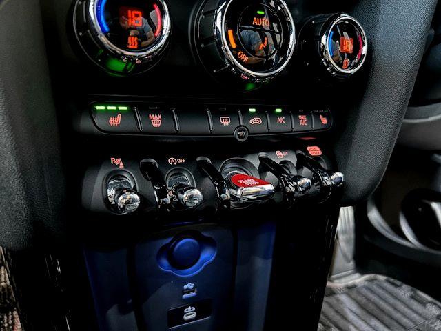 ＭＩＮＩ ＪＣＷ　プレミアムプラスパッケージ　ＪＣＷトリム　ビルシュタイン車高調・ＧＩＧＡＭＯＴフロントスポイラー・ＧＩＧＡＭＯＴカーボンテールピース・ＧＩＧＡＭＯＴカーボンフューエルキャップ・１８インチアルミ（22枚目）