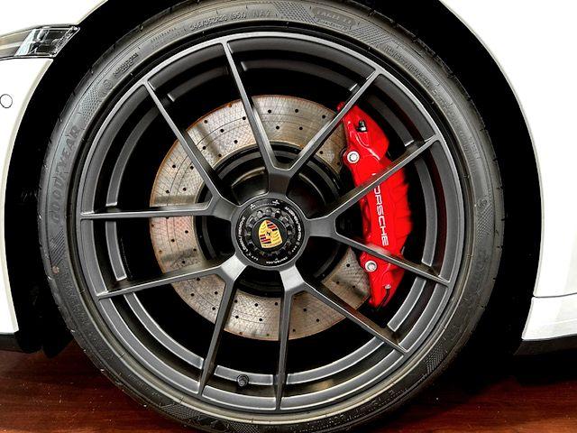 ９１１ カレラＧＴＳ　Ｒａｃｅ－Ｔｅｘインテリアパッケージ　ＨＤマトリックスＬＥＤヘッドライト　ＢＯＳＥサラウンドサウンドシステム　スポーツクロノ　スポーツエグゾースト　プライバシーガラス（7枚目）
