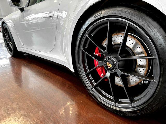 ９１１ カレラＧＴＳ　Ｒａｃｅ－Ｔｅｘインテリアパッケージ　ＨＤマトリックスＬＥＤヘッドライト　ＢＯＳＥサラウンドサウンドシステム　スポーツクロノ　スポーツエグゾースト　プライバシーガラス（8枚目）