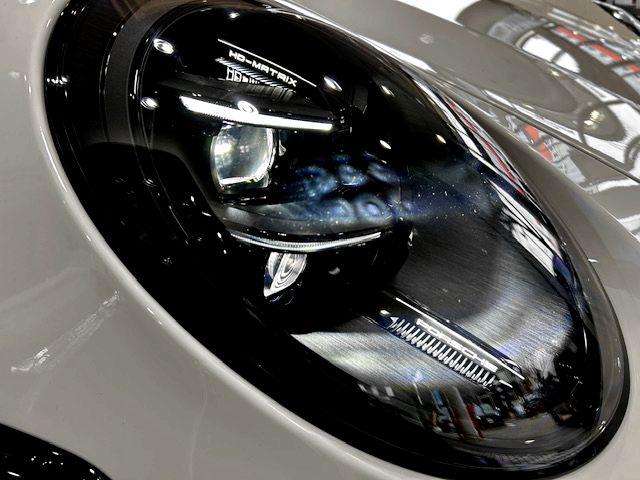 ９１１ カレラＧＴＳ　Ｒａｃｅ－Ｔｅｘインテリアパッケージ　ＨＤマトリックスＬＥＤヘッドライト　ＢＯＳＥサラウンドサウンドシステム　スポーツクロノ　スポーツエグゾースト　プライバシーガラス（11枚目）