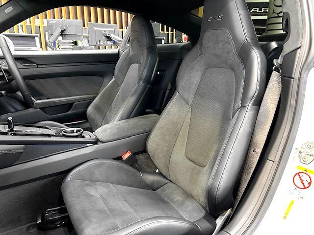 ９１１ カレラＧＴＳ　Ｒａｃｅ－Ｔｅｘインテリアパッケージ　ＨＤマトリックスＬＥＤヘッドライト　ＢＯＳＥサラウンドサウンドシステム　スポーツクロノ　スポーツエグゾースト　プライバシーガラス（14枚目）
