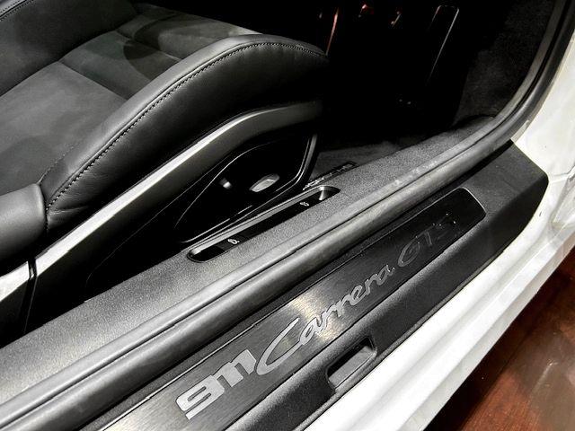 ９１１ カレラＧＴＳ　Ｒａｃｅ－Ｔｅｘインテリアパッケージ　ＨＤマトリックスＬＥＤヘッドライト　ＢＯＳＥサラウンドサウンドシステム　スポーツクロノ　スポーツエグゾースト　プライバシーガラス（20枚目）